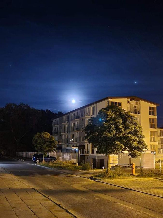 Apartament Tsuru Dziwnowek Bagian luar foto